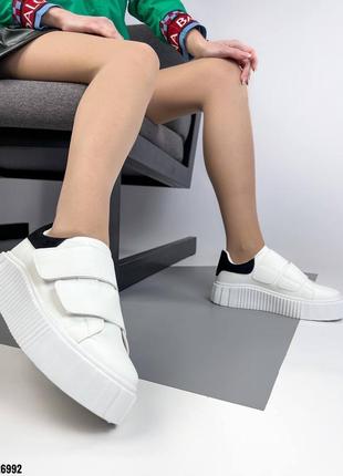 Кроссовки на липучках на платформе белые код 255