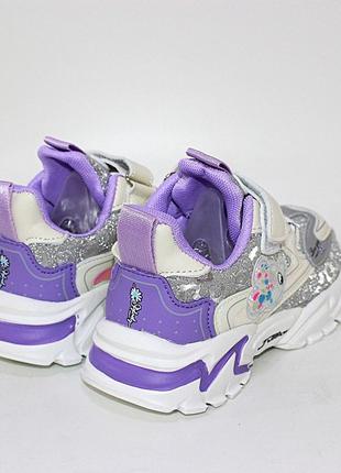Дитячі сріблясті кросівки для дівчаток з мишеням7 фото