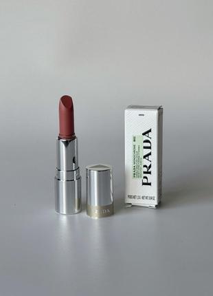 Губна нюдова рожева стійка матова помада для губ прада prada b02 quartz beauty monochrome hyper matte refillable lipstick