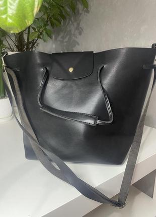 Женская сумочка черного цвета