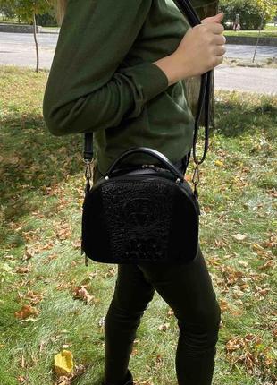 Замшевая женская сумочка на плечо эко кожа рептилии черная, маленькая сумка для девушек6 фото