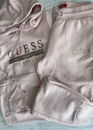 Костюм guess пудра xs  оригинал3 фото