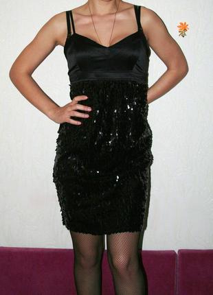 Красивое платье в пайетках, м