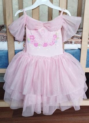 Гарненька сукня для маленьких принцес