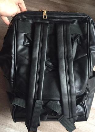 Великий жіночий рюкзак-сумка10 фото