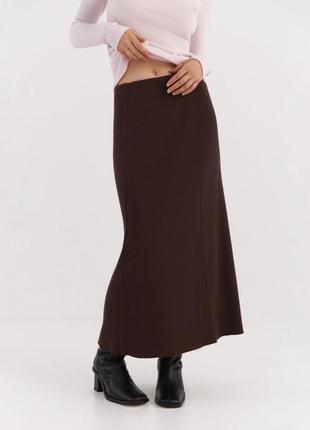 Довга коричнева спідниця reserved розширена трикотажна юбка