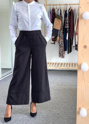 Стильные брюки monki 34-36