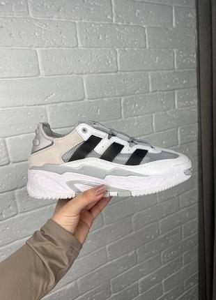 Кроссовки adidas