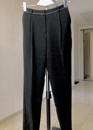 Черные классические брюки