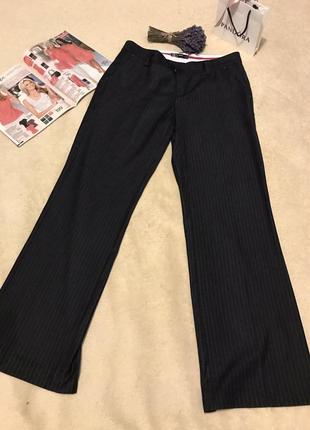Класичні брюки в смужку