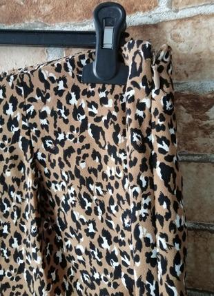 Широкие брюки кюлоты с леопардовым принтом5 фото