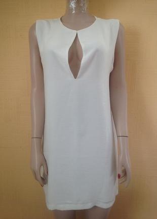 Стильне плаття молочного кольору