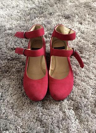 Туфлі / туфлі