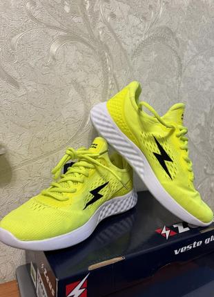 Кросівки zeus, 42 розмір нові