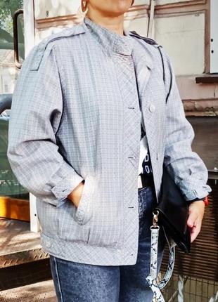 Объемная куртка ветровка в клетку