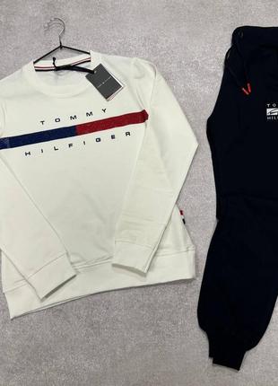 Жіночий костюм темно-синій у стилі tommy hilfiger