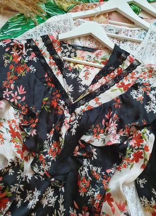 Сатиновая цветочная блуза с рюшами4 фото
