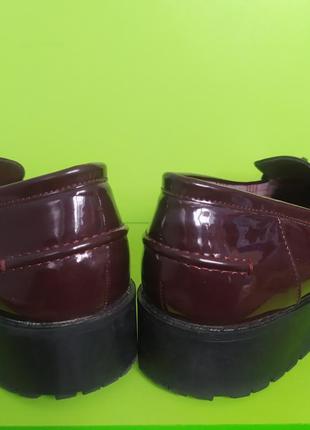 Бордовые лаковые туфли лоферы f&f, 8/416 фото