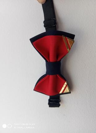 Краватка-метелик синій з червоною вставкою з золотими куточками4 фото