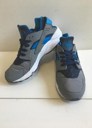 Классные кроссовки nike р.41-42,5