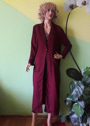 Стильне полегшене пальто в "гусячу лапку"