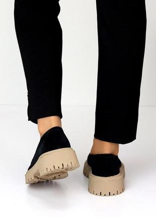 Черные замшевые туфли лоферы на бежевой подошве с протектором4 фото