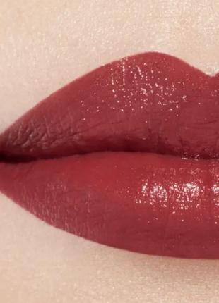 Помада chanel
rouge allure
насыщенный цвет отенок 117