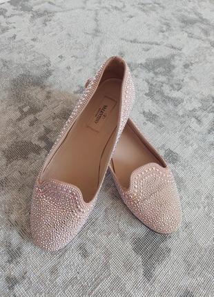 Valentino garavani туфлі на підошві з мікрошипами рожеві лофери  37
