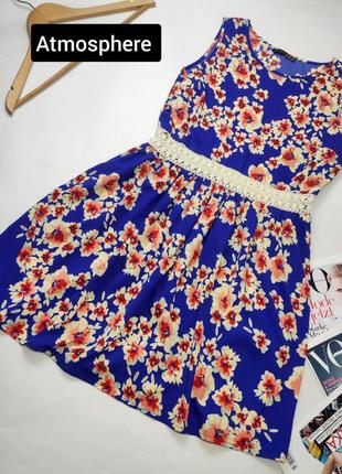Сукня жіноча синього кольору в квітковий принт від бренду atmosphere s m