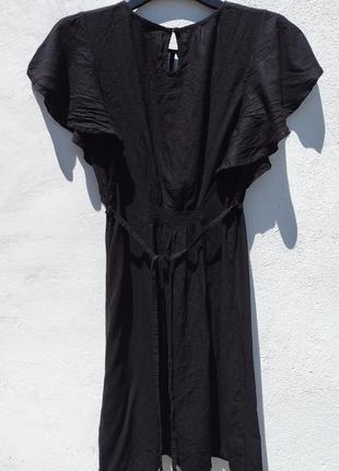 Чёрное милое платье с вышивкой и поясом accessorize9 фото