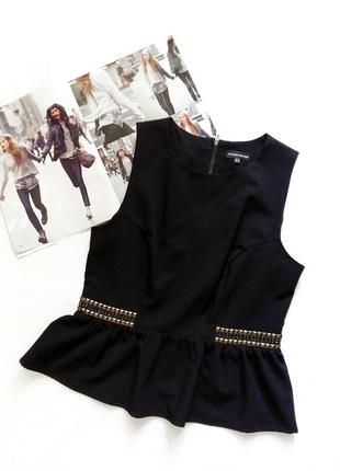 Чорна блуза без рукавів із клепками на поясі warehouse