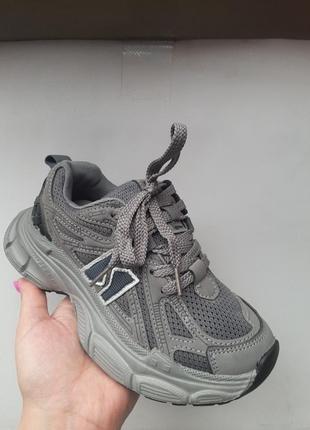 Кросівки сірі2 фото