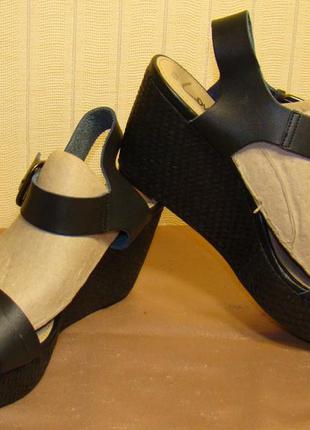 Босоножки george