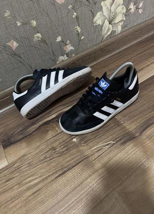 Продам кроссовки adidas samba 36