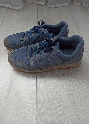 Кроссовки женские 36