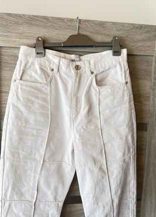 Прямые джинсы трубы белые с стрелками zara в стиле печворк