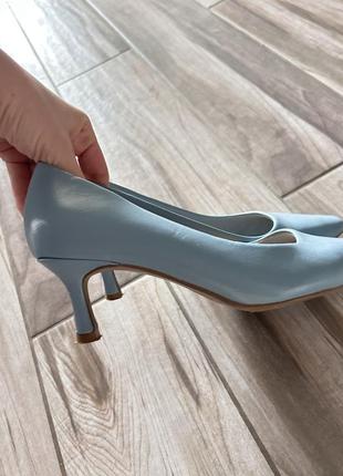 Туфлі лодочки голубі кожа шкіра малий каблук зручні