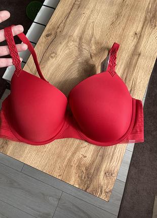 Бюстгальтер на тонком паралоне