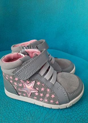 Кроссовки clarks