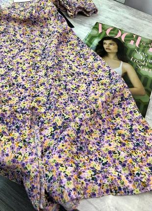 Платье-мини с коротким рукавом и цветочным принтом9 фото