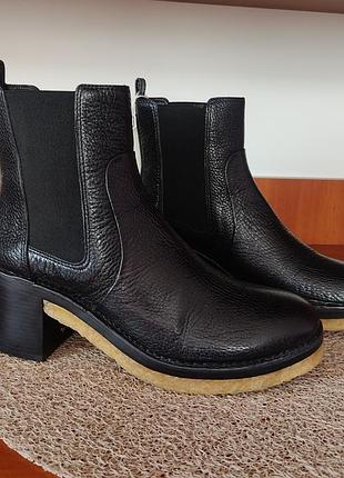 Ботильони челсі  шкіряні на каблуку  tory burch з америки роз. 40-40.5