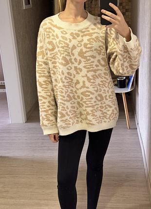 Свитер с принтом4 фото