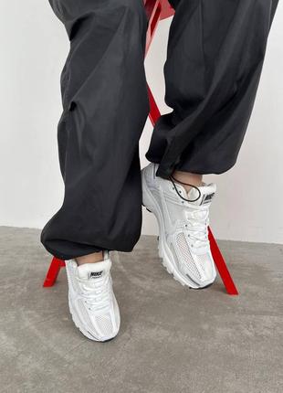 Nike кросівки жіночі снікерси nike vomero 5 white білі кросівки стильні модні унісекс4 фото