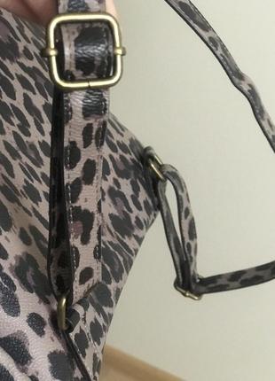 Акуратний жіночий рюкзак, тигровий принт4 фото