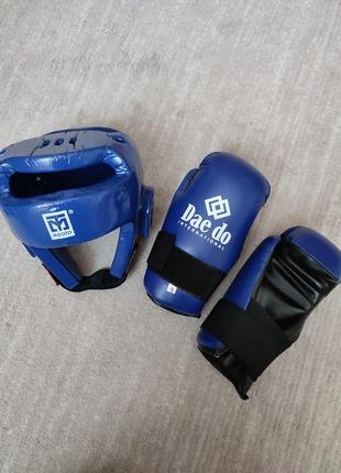 Детский шлем и перчатки для карате