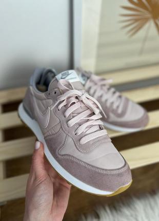 Женские кроссовки nike internationalist3 фото