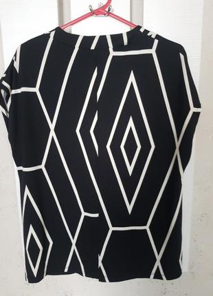 Чорно-бiла трендова блуза-футболка3 фото