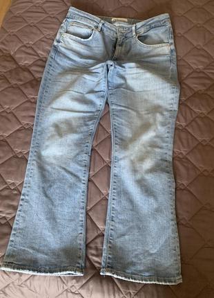 Стильные джинсы zara клеш