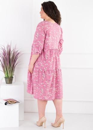 Женское розовое платье батал с цветочным принтом4 фото