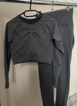 Спортивный костюм